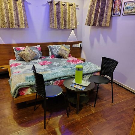 Shaleen Elegance Homestay Nakki Lake 400 Meters Abu Zewnętrze zdjęcie